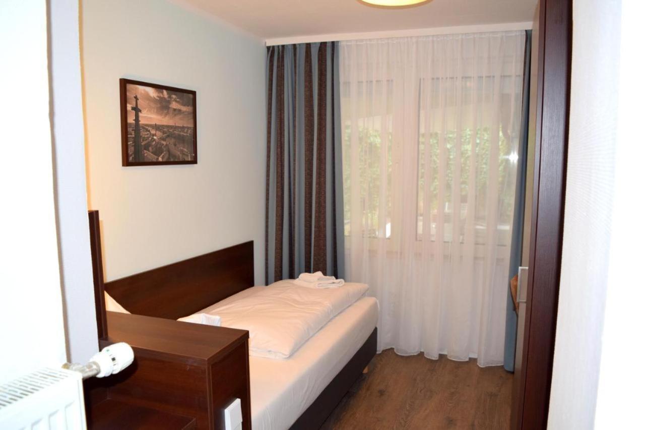 Trip Inn Budget Hotel Messe Frankfurt am Main Bagian luar foto