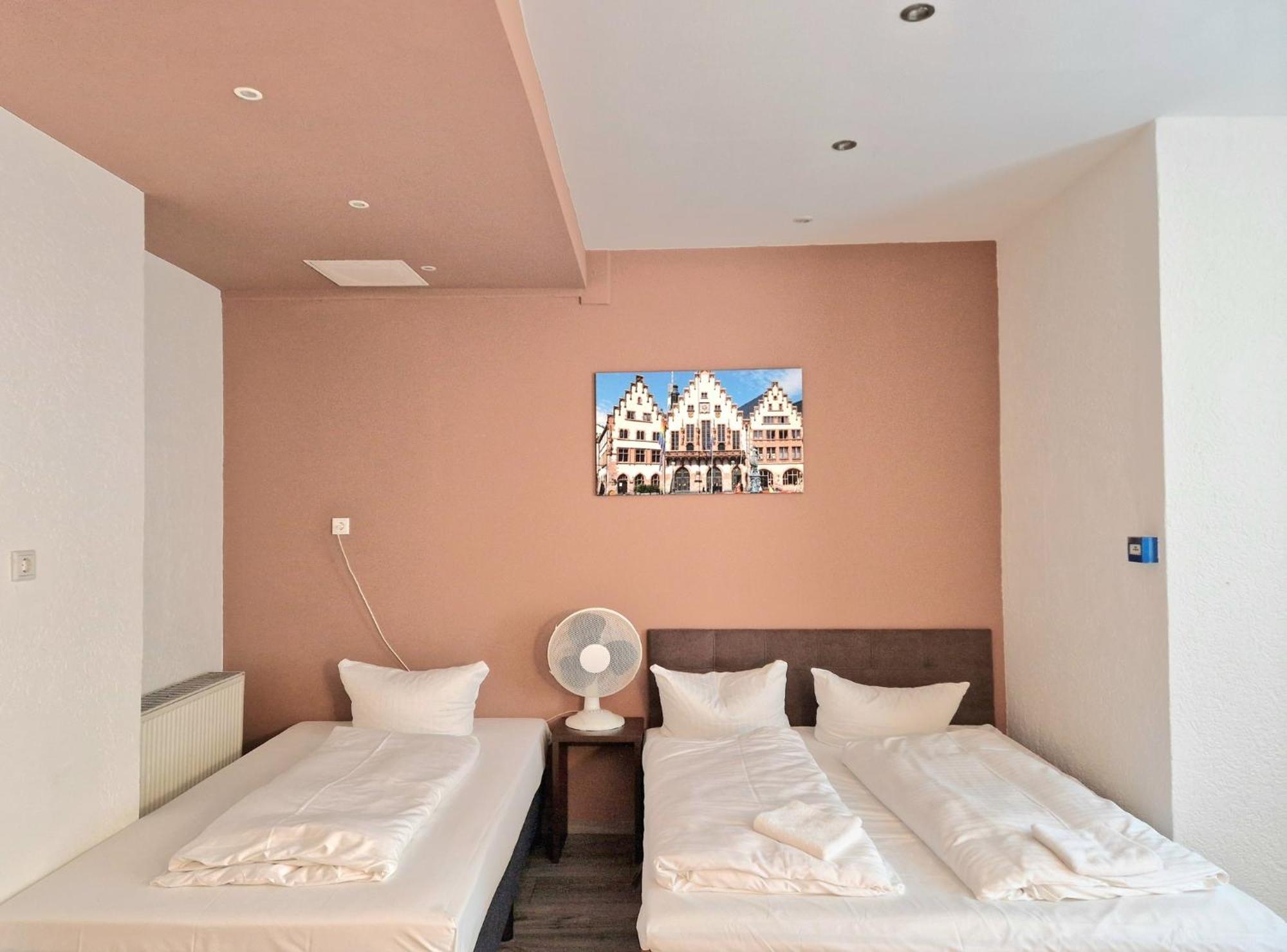 Trip Inn Budget Hotel Messe Frankfurt am Main Bagian luar foto