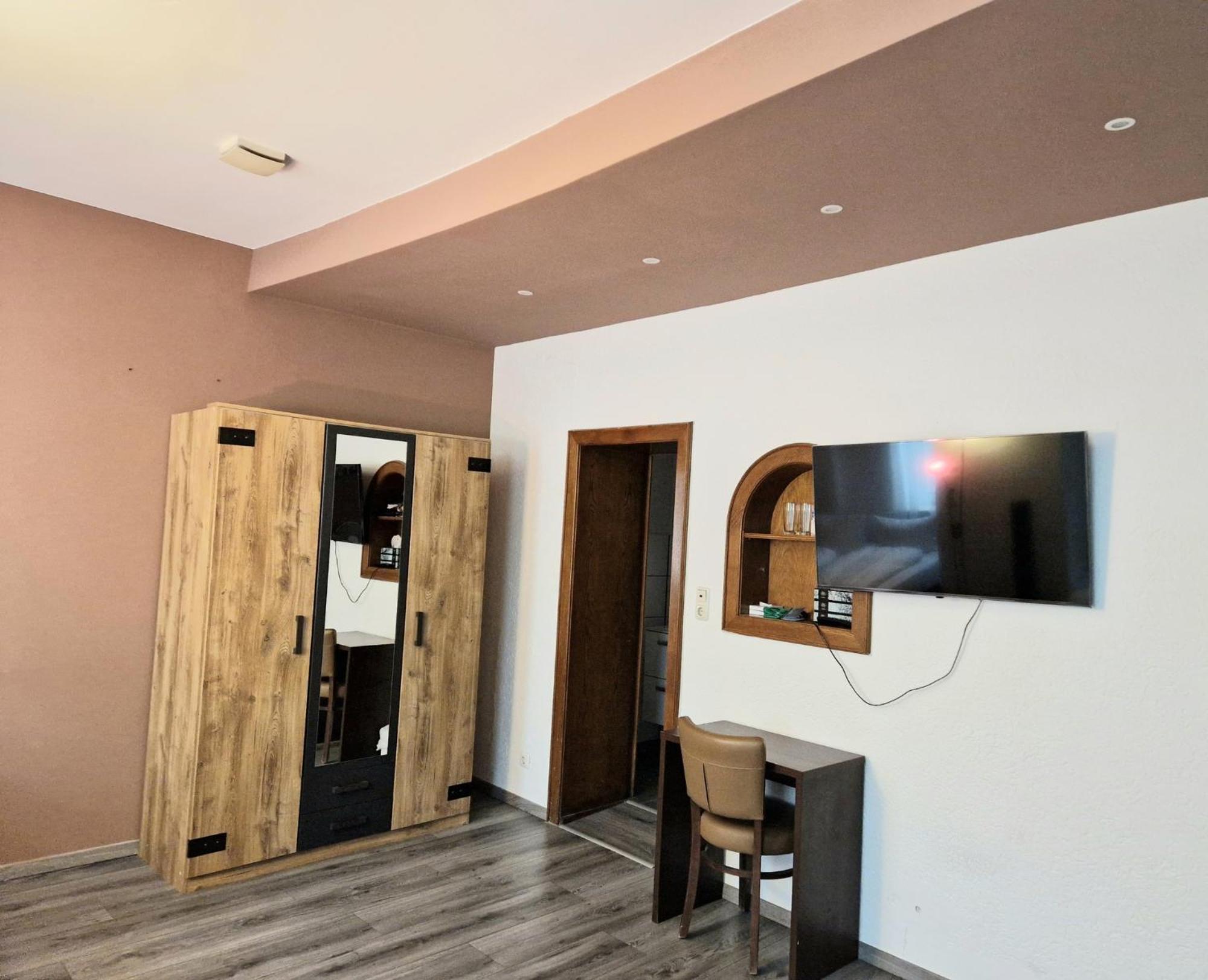 Trip Inn Budget Hotel Messe Frankfurt am Main Bagian luar foto
