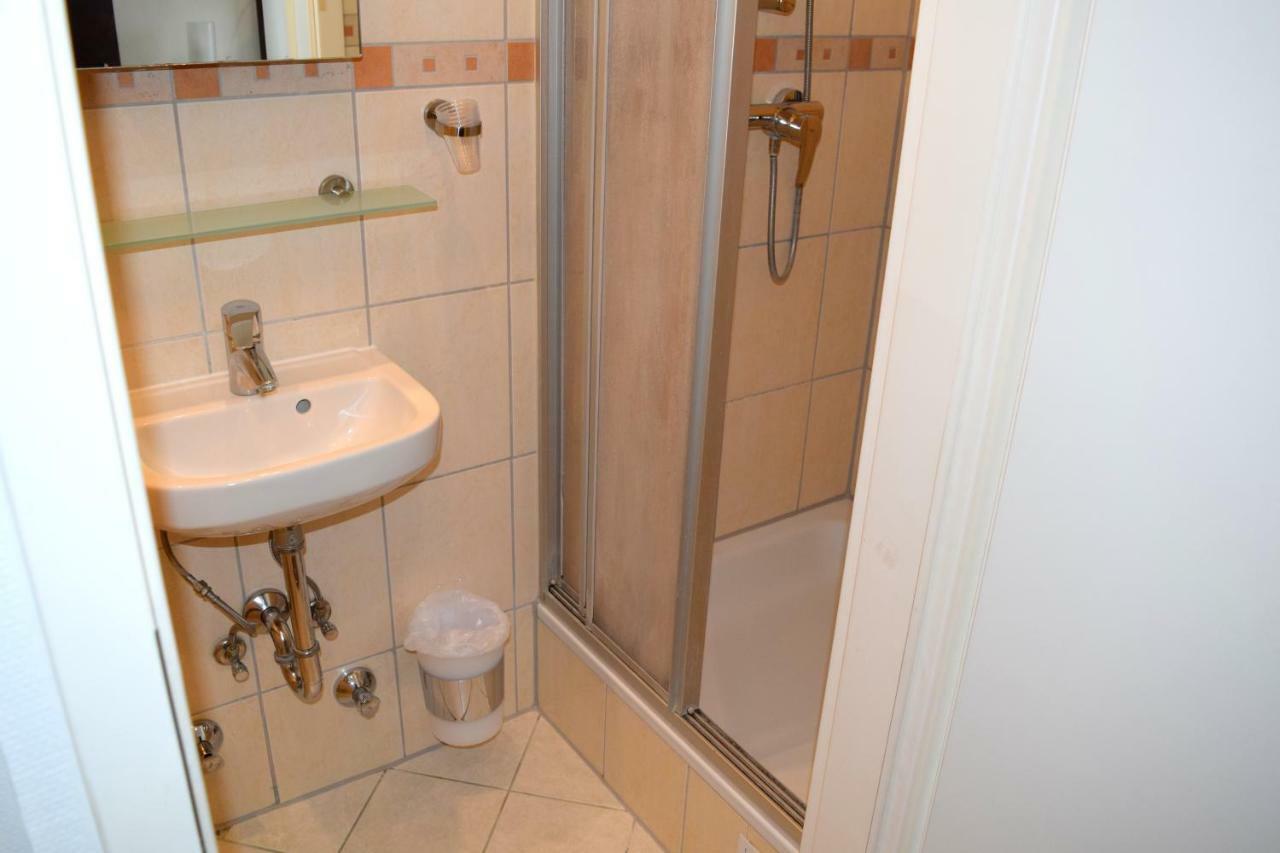 Trip Inn Budget Hotel Messe Frankfurt am Main Bagian luar foto