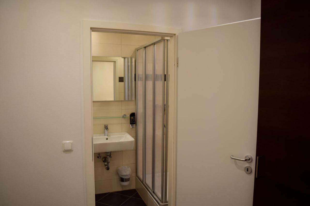 Trip Inn Budget Hotel Messe Frankfurt am Main Bagian luar foto