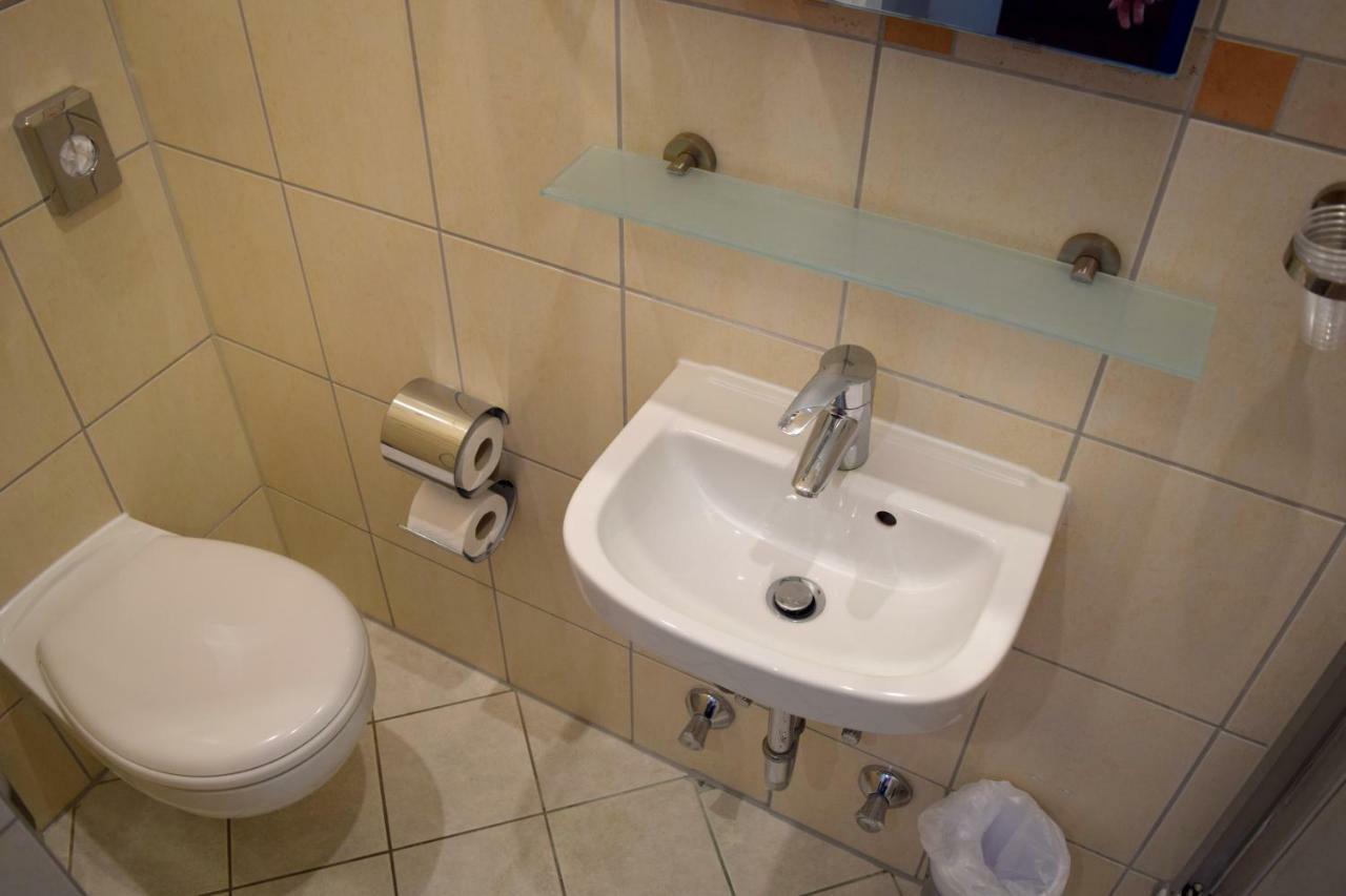 Trip Inn Budget Hotel Messe Frankfurt am Main Bagian luar foto